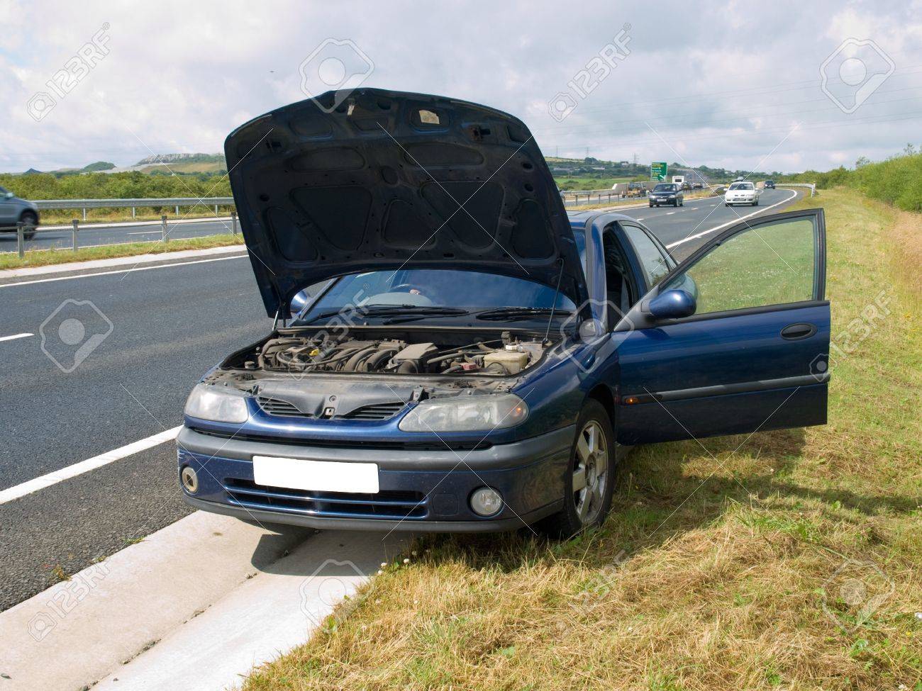 Featured image of post Broken Down Car On The Side Of The Road