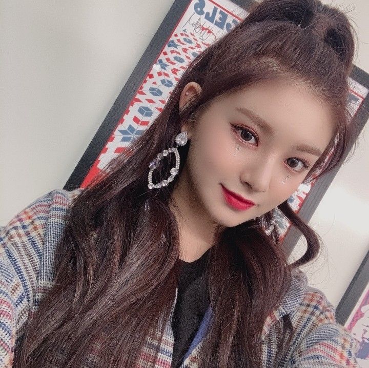 Featured image of post Everglow Yiren Selfie