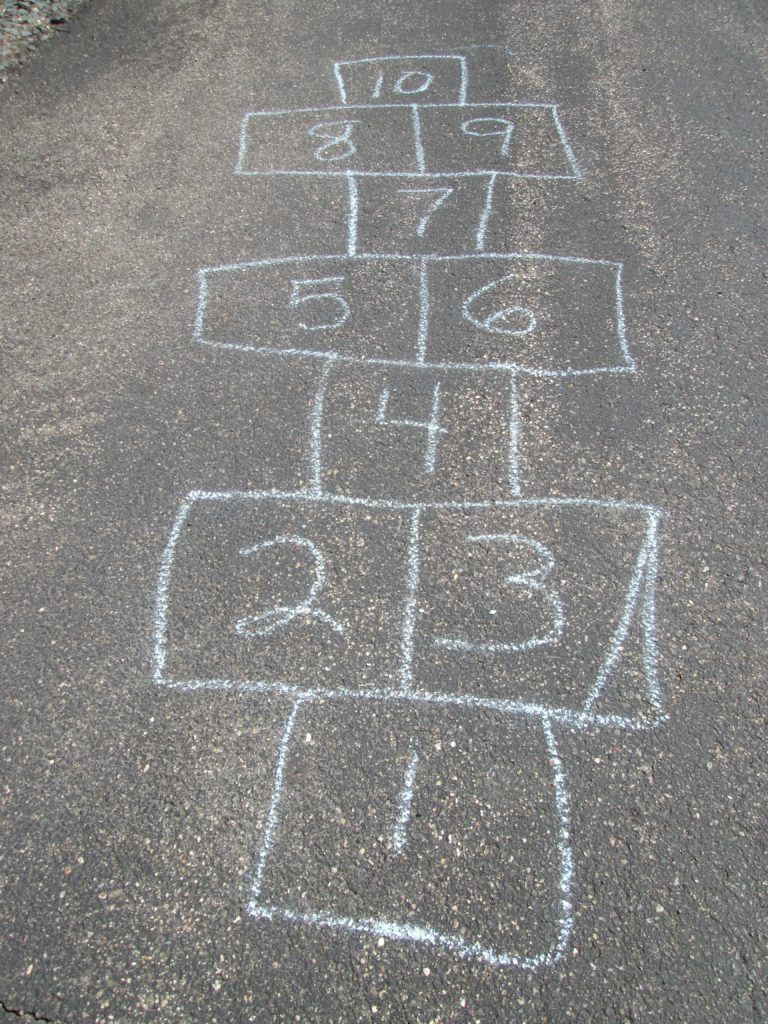 Featured image of post How To Draw Hopscotch With Chalk